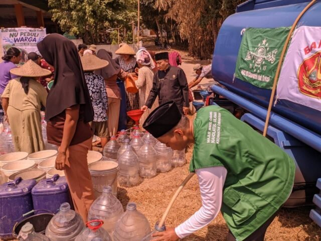 MWCNU Cibarusah Salurkan Ribuan Liter Air Bersih untuk Warga di Empat Titik